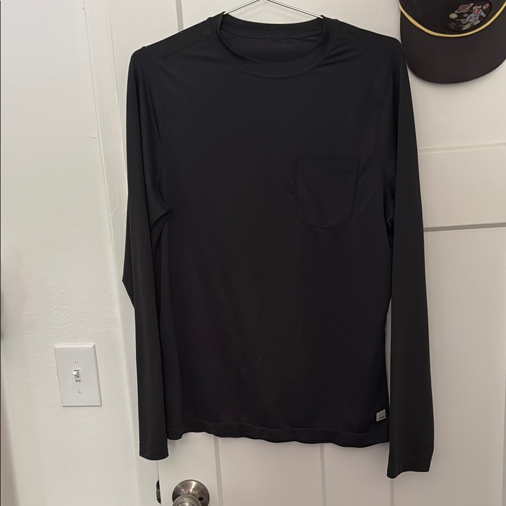 Vuori - Men’s Black Long Sleeve Performance Tee - Moisture Wicking